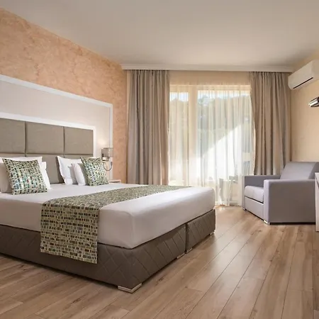 Marina Sands Beach Hotel 4*